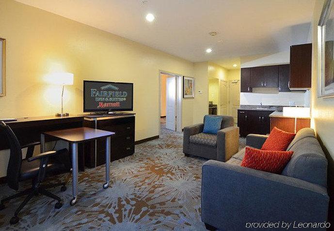 Fairfield Inn And Suites By Marriott North Spring Dış mekan fotoğraf