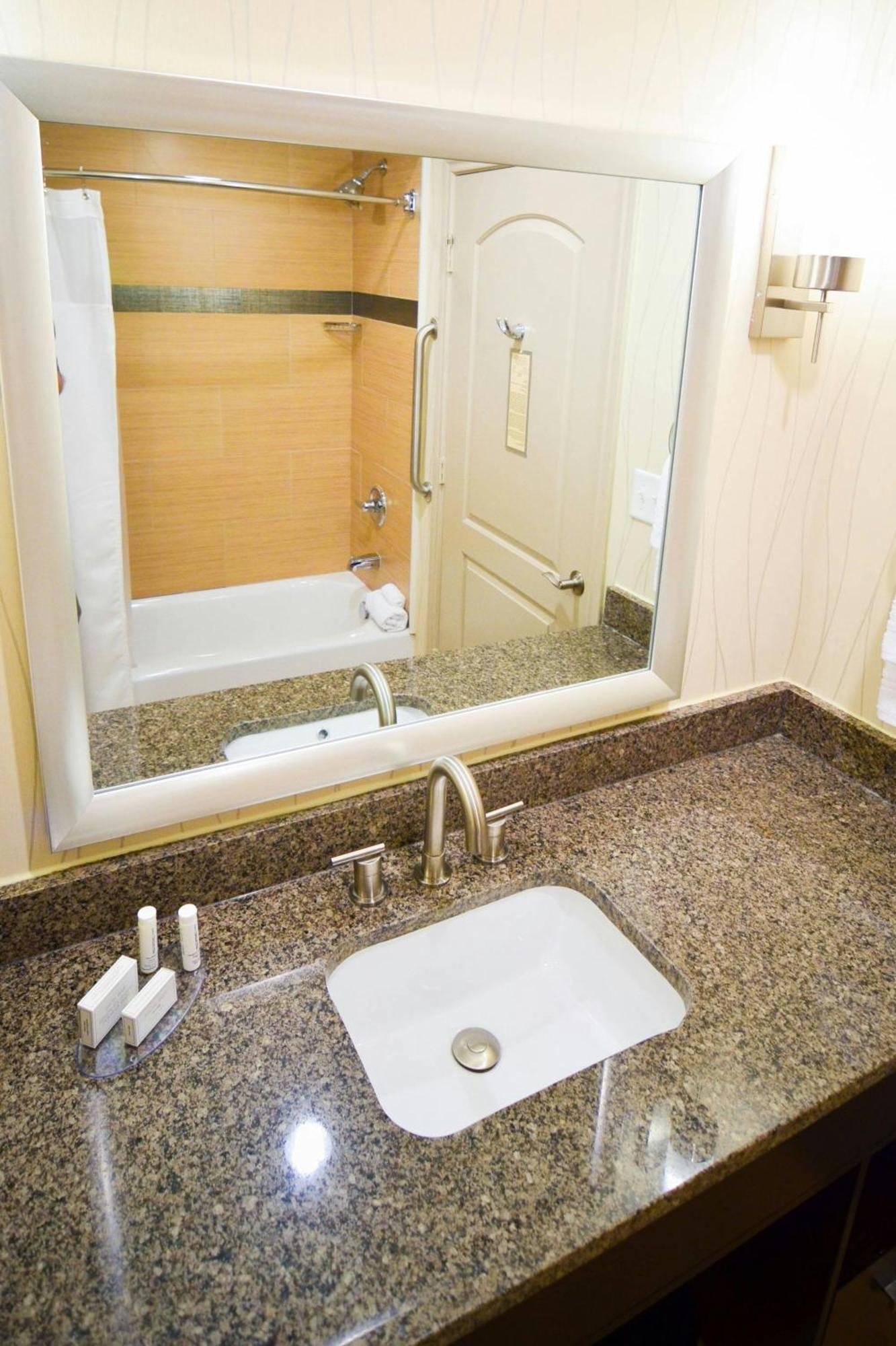 Fairfield Inn And Suites By Marriott North Spring Dış mekan fotoğraf