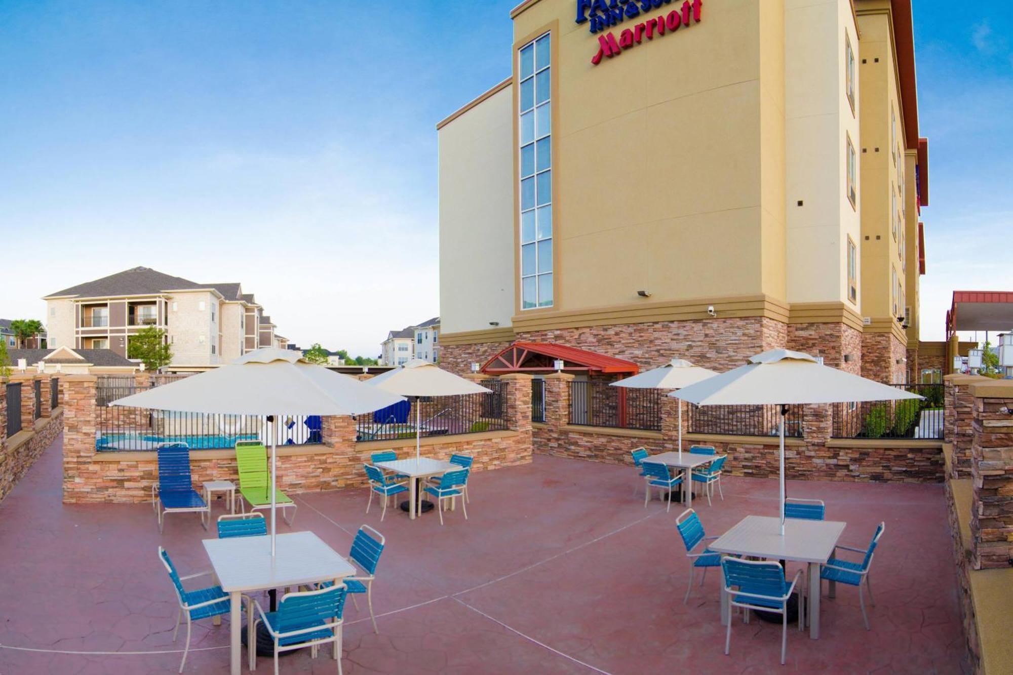 Fairfield Inn And Suites By Marriott North Spring Dış mekan fotoğraf