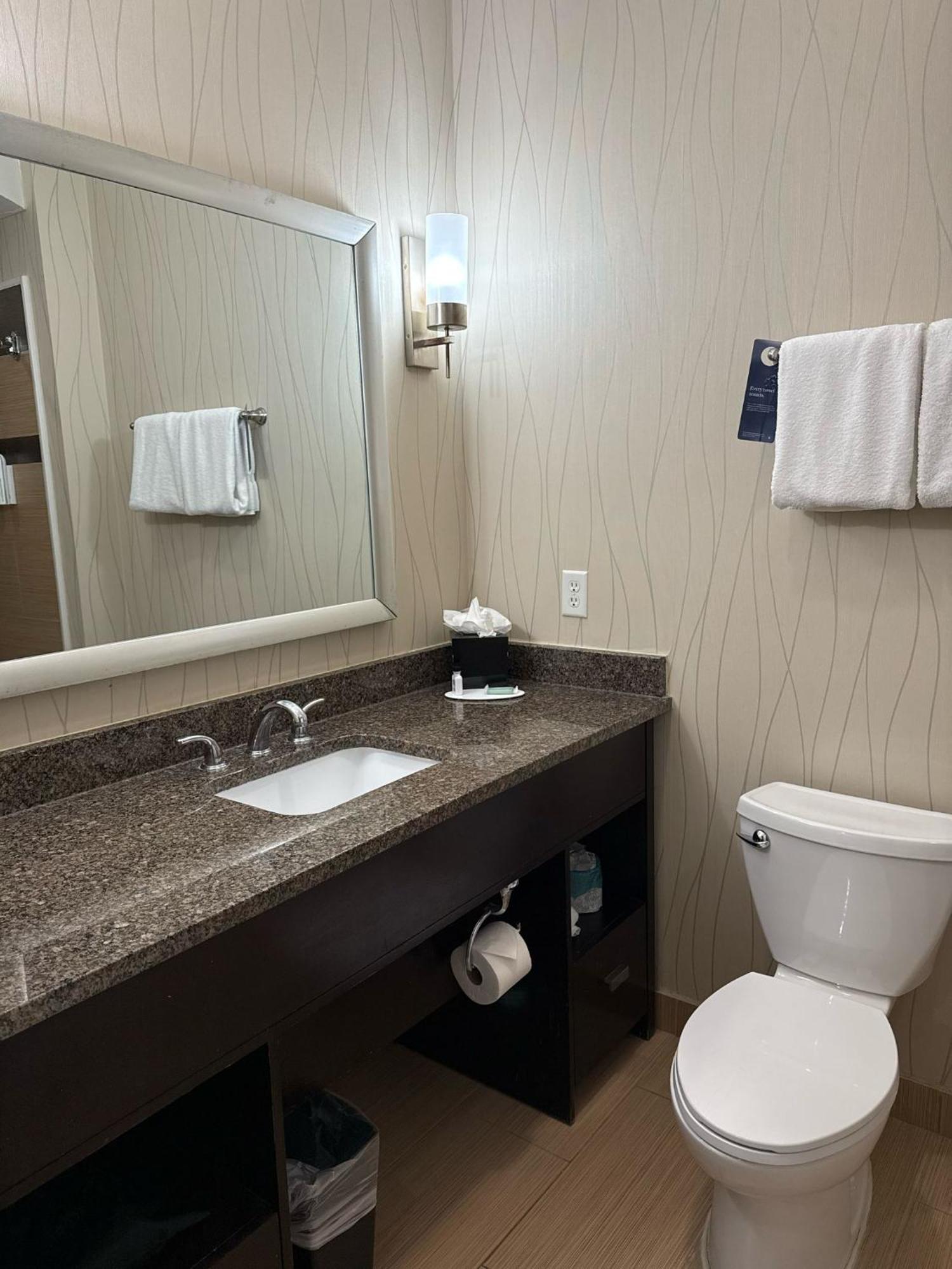 Fairfield Inn And Suites By Marriott North Spring Dış mekan fotoğraf
