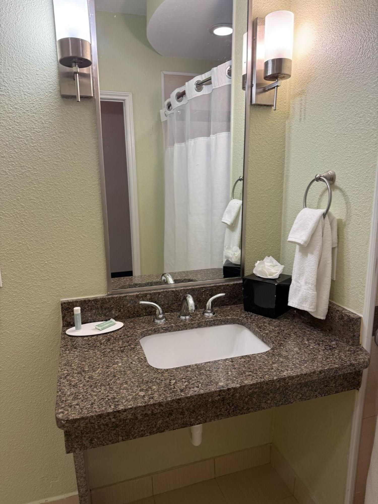 Fairfield Inn And Suites By Marriott North Spring Dış mekan fotoğraf
